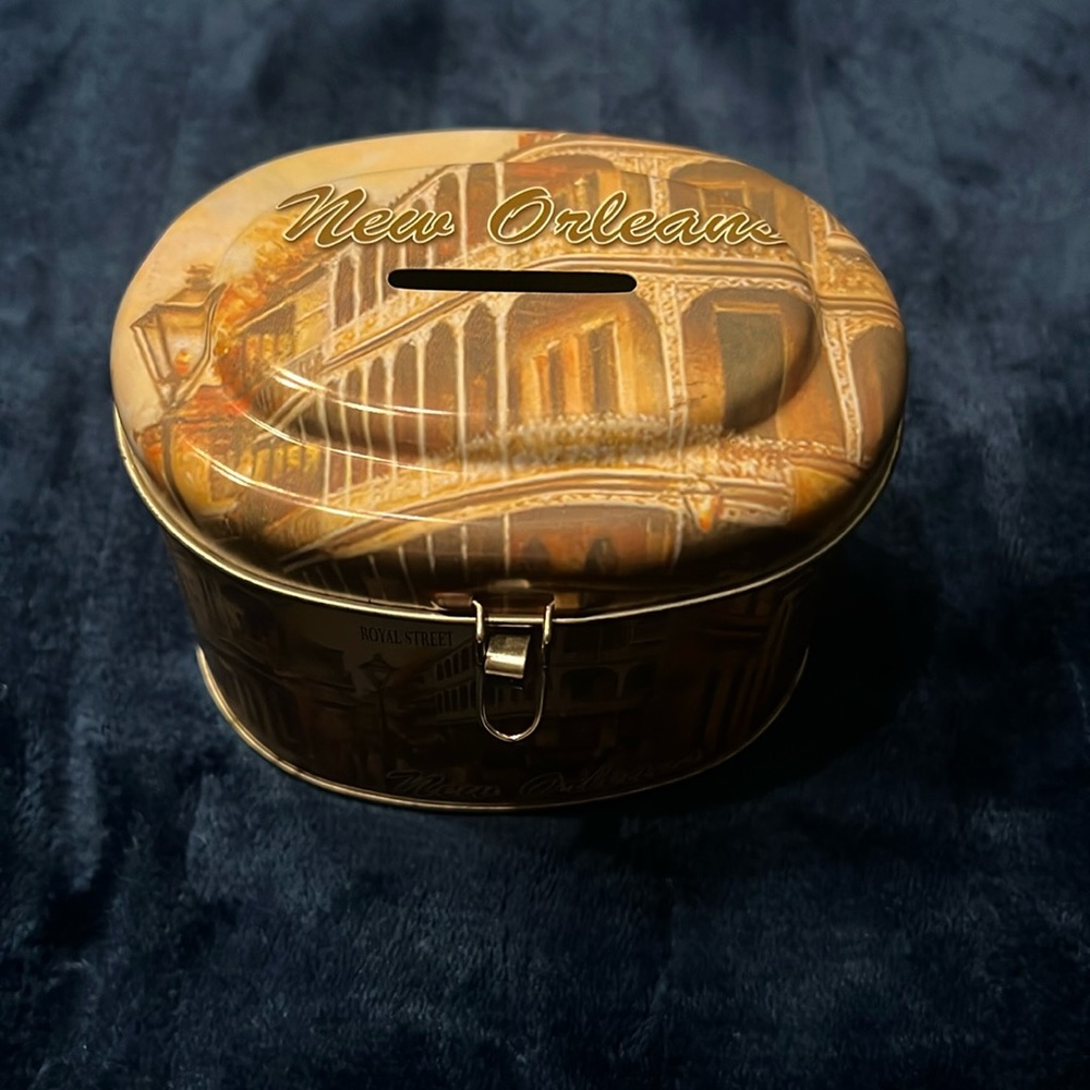 New Orleans change tin